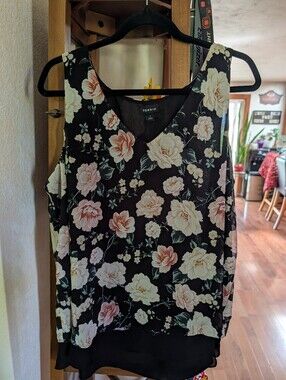 Torrid Chiffon Tank Top Black Floral Roses